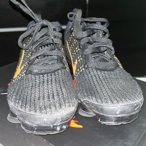 Air Max, Fly Knit, black and gold. Size 5.5Y - no box.